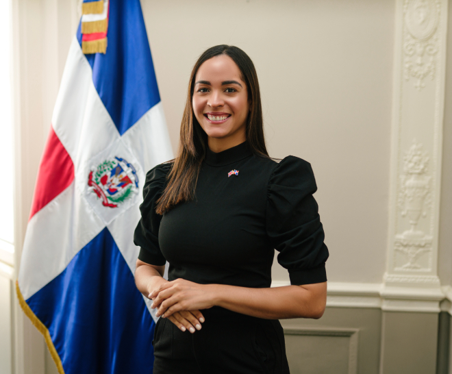 aura maria minaya febrillet tercera secretaria uk embassy.jpg